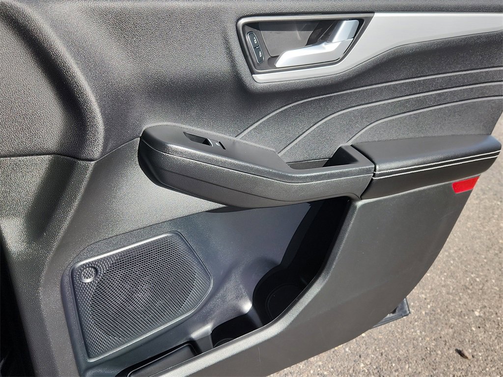 Used 2025 Ford Escape Platinum image 15