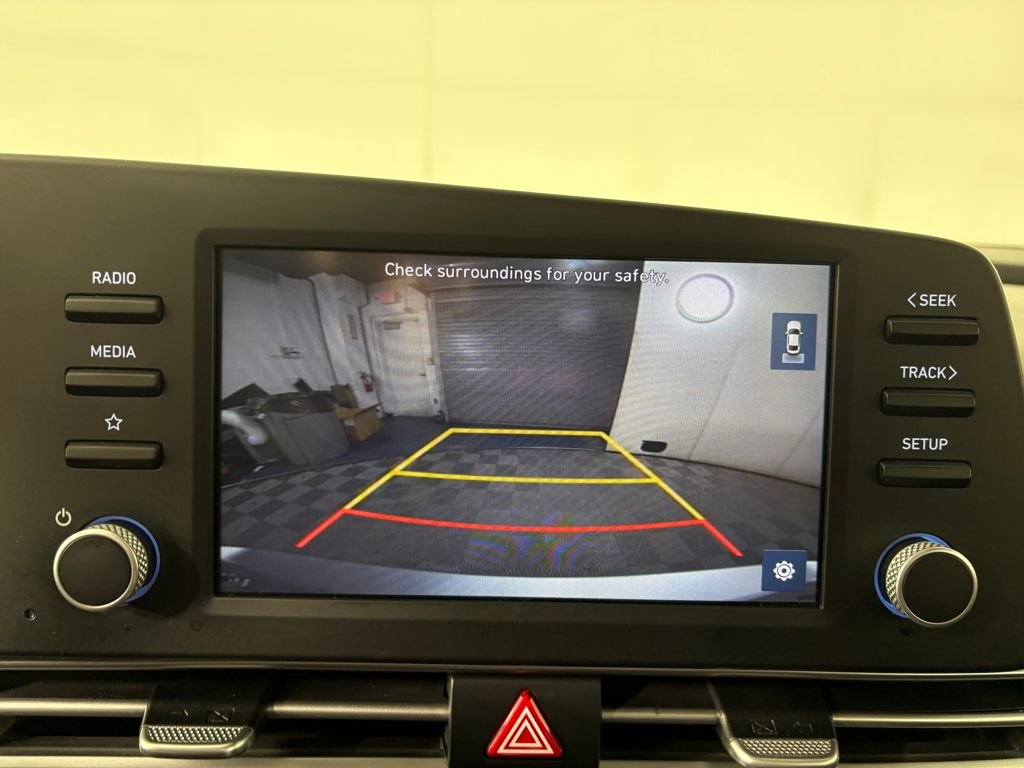 Used 2021 Hyundai Elantra SEL image 18