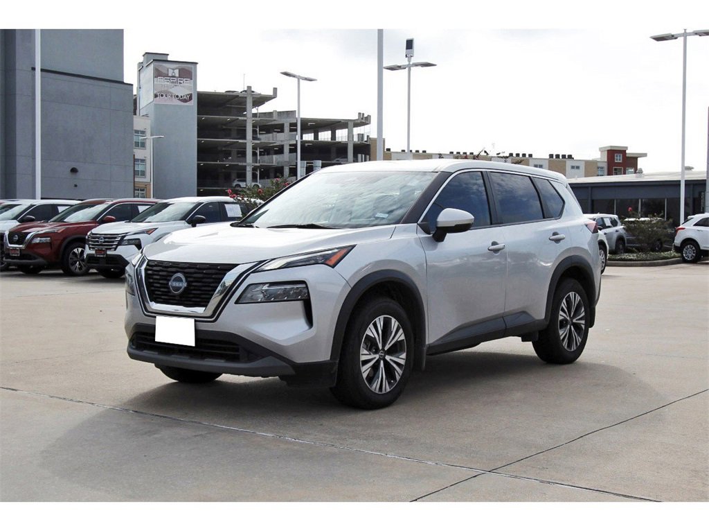 Used 2022 Nissan Rogue SV image 2