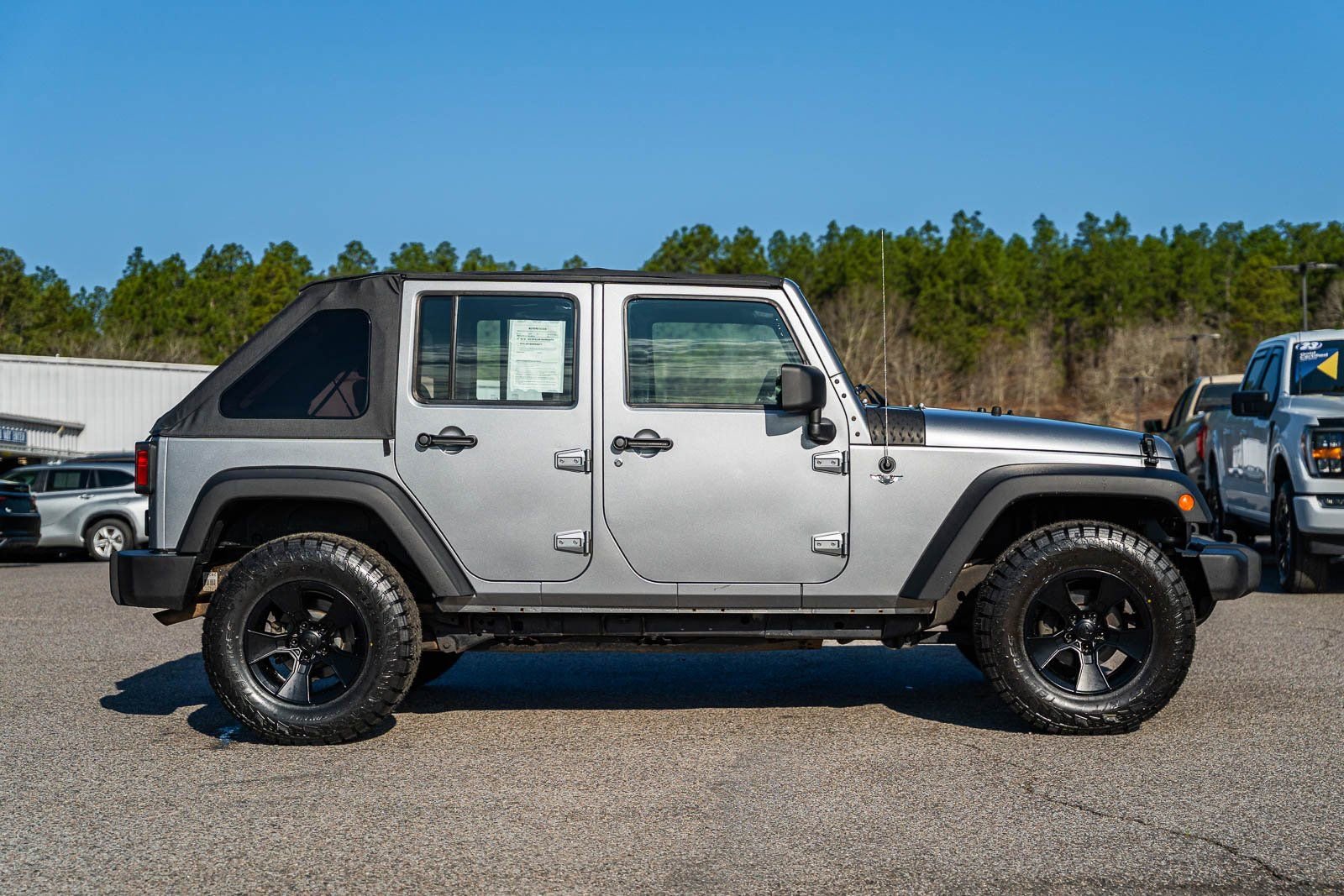 Used 2013 Jeep Wrangler Unlimited Sport w/ Connectivity Group image 8