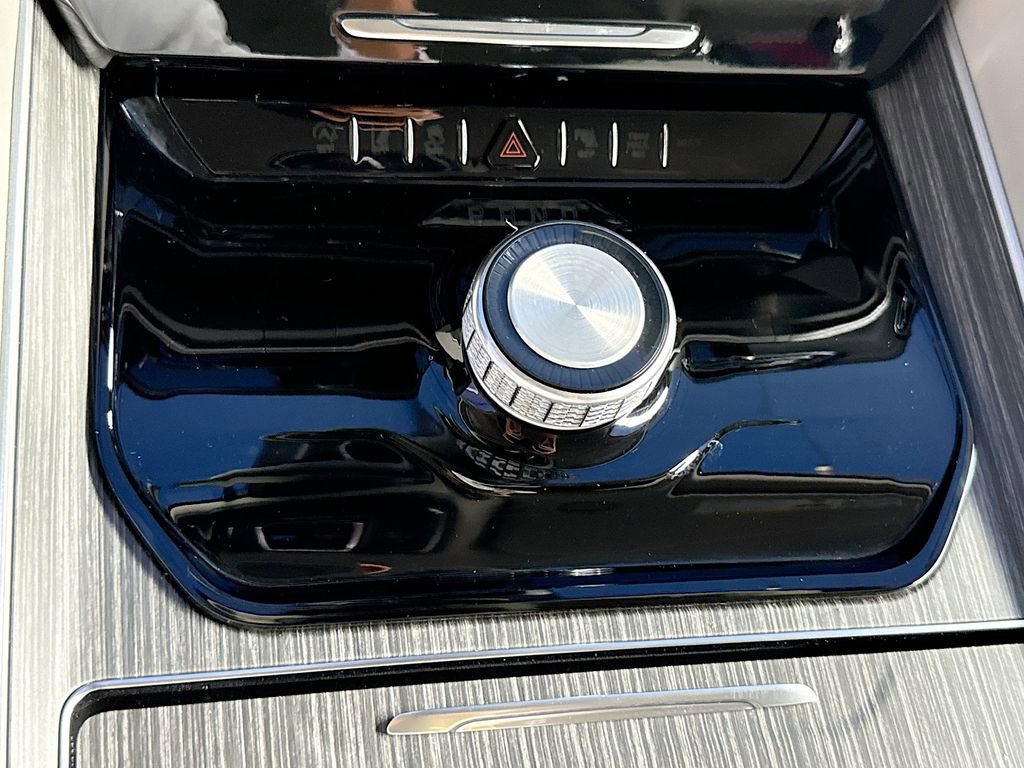 New 2024 Jeep Wagoneer Series II w/ Flexible Seating Group image 16