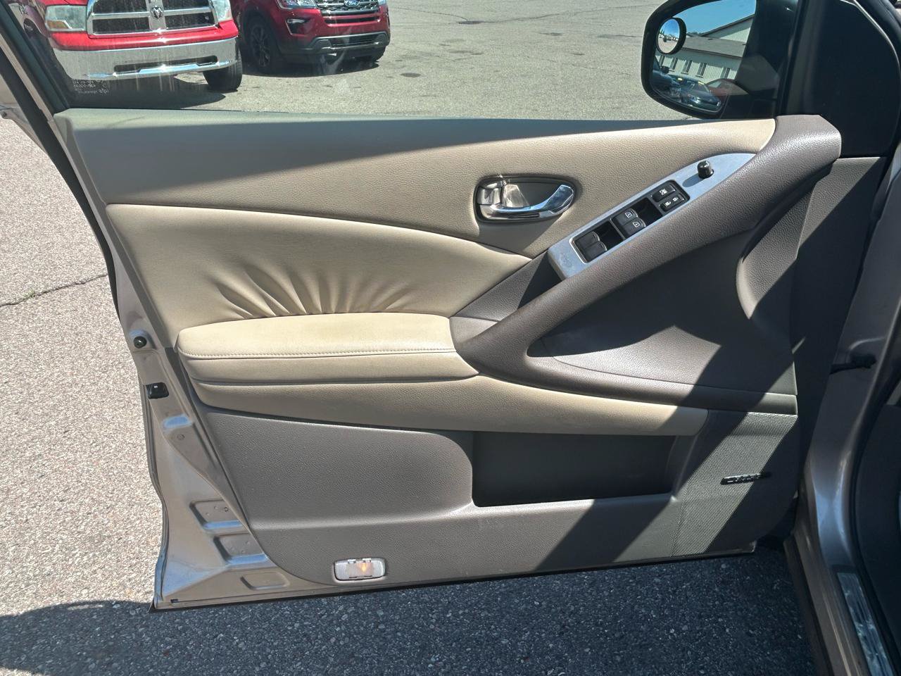 Used 2010 Nissan Murano SL w/ Leather Pkg AWD/4WD image 14
