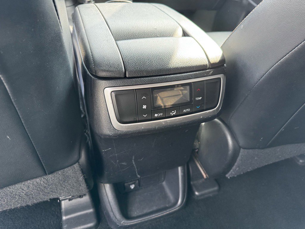 Used 2015 Toyota Highlander XLE image 15