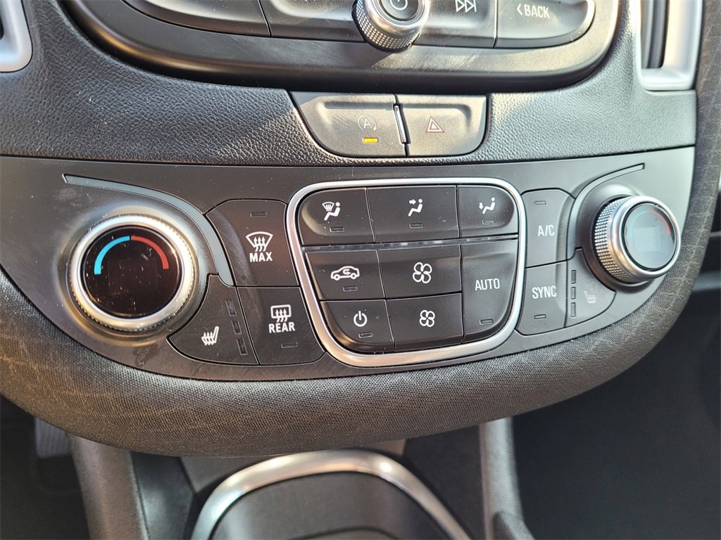 Used 2024 Chevrolet Malibu LT image 19