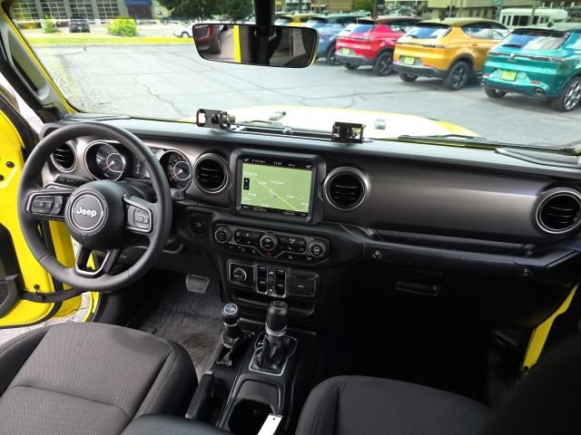 Used 2023 Jeep Gladiator Sport AWD/4WD image 53