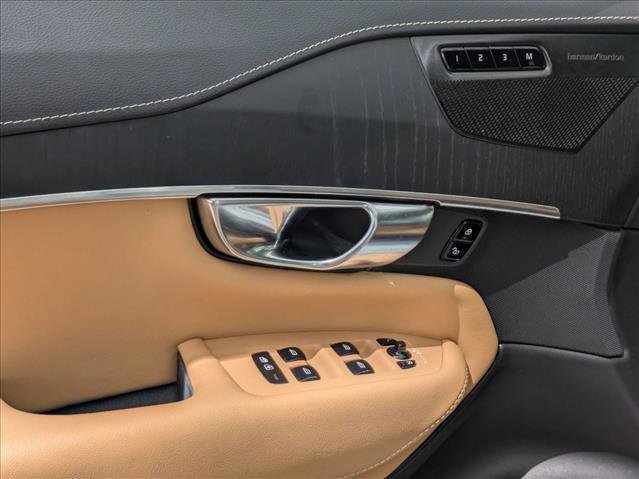 Used 2022 Volvo XC90 T6 Inscription w/ Lounge Package image 2