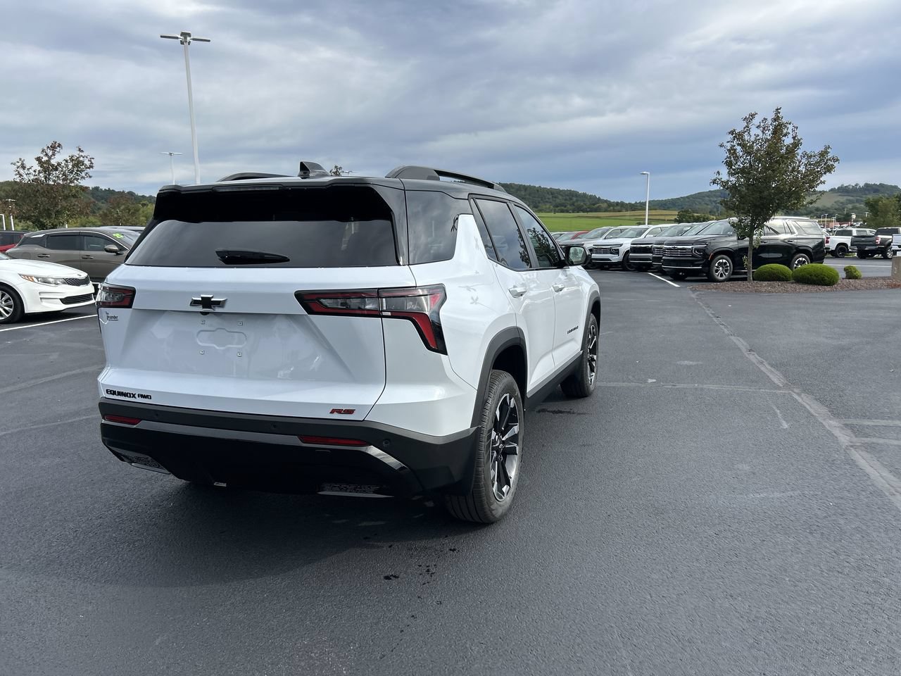 New 2027 Chevrolet Equinox RS w/ Convenience Package III AWD/4WD image 7