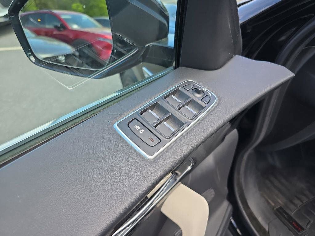 Used 2020 Jaguar F-PACE Prestige image 19