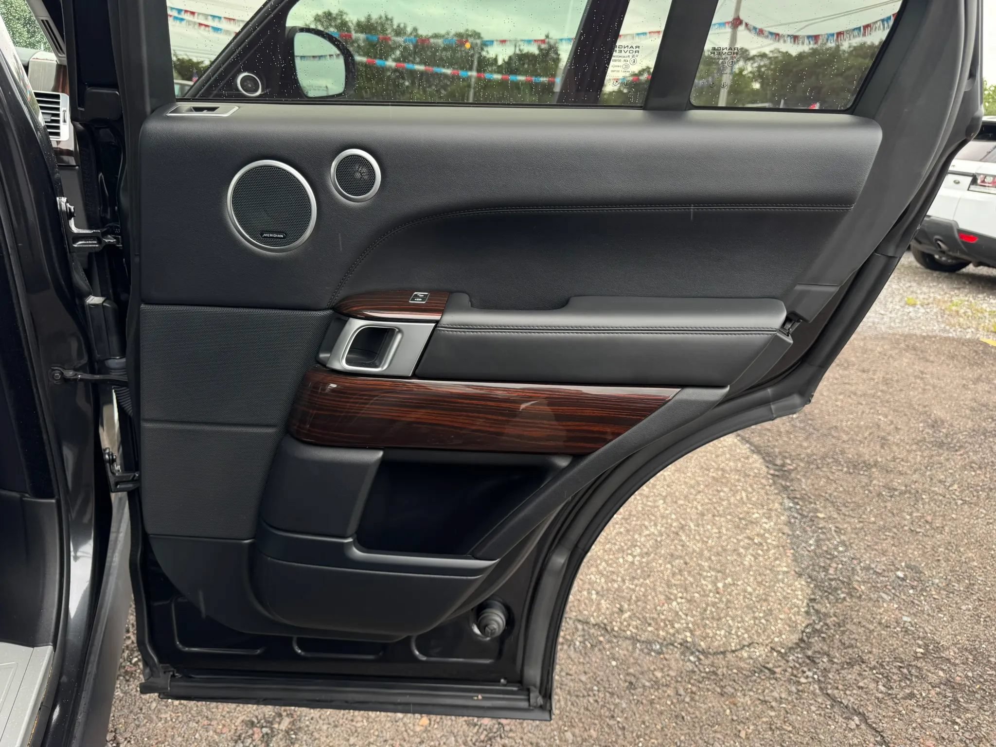 Used 2014 Land Rover Range Rover Supercharged AWD/4WD image 24
