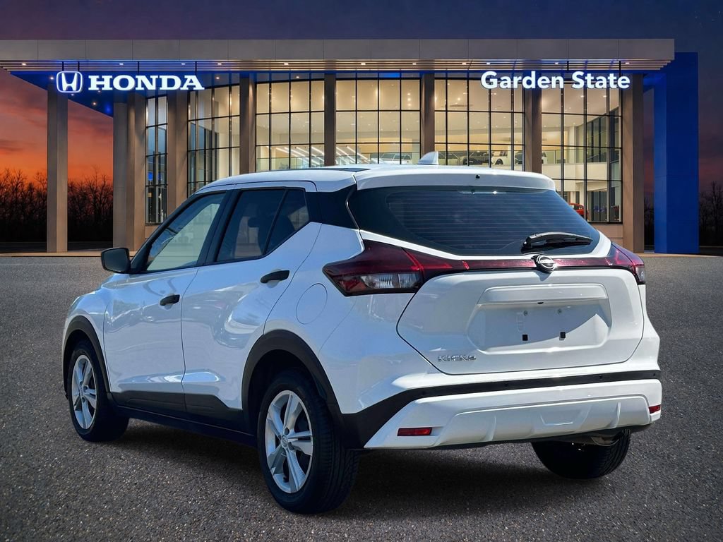 Used 2023 Nissan Kicks S FWD image 4