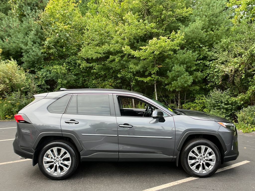 Used 2023 Toyota RAV4 XLE Premium AWD/4WD image 6