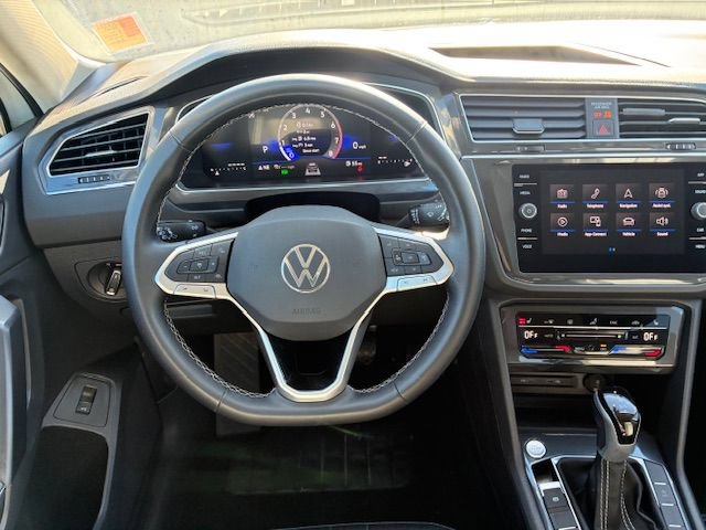 Used 2024 Volkswagen Tiguan SE AWD/4WD image 13