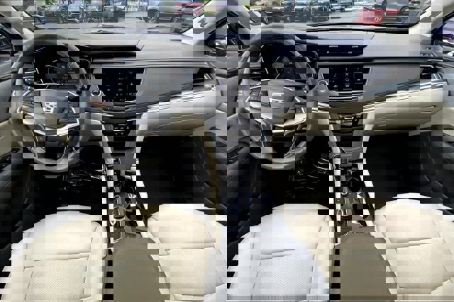 Used 2022 Cadillac XT5 Premium Luxury image 15