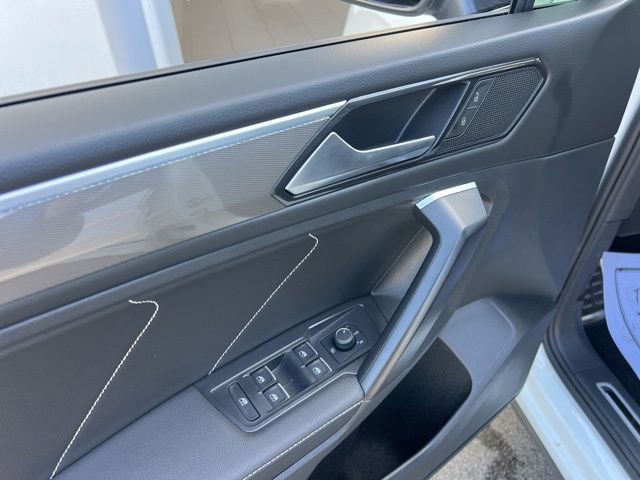 Certified 2023 Volkswagen Tiguan SE R-Line image 29