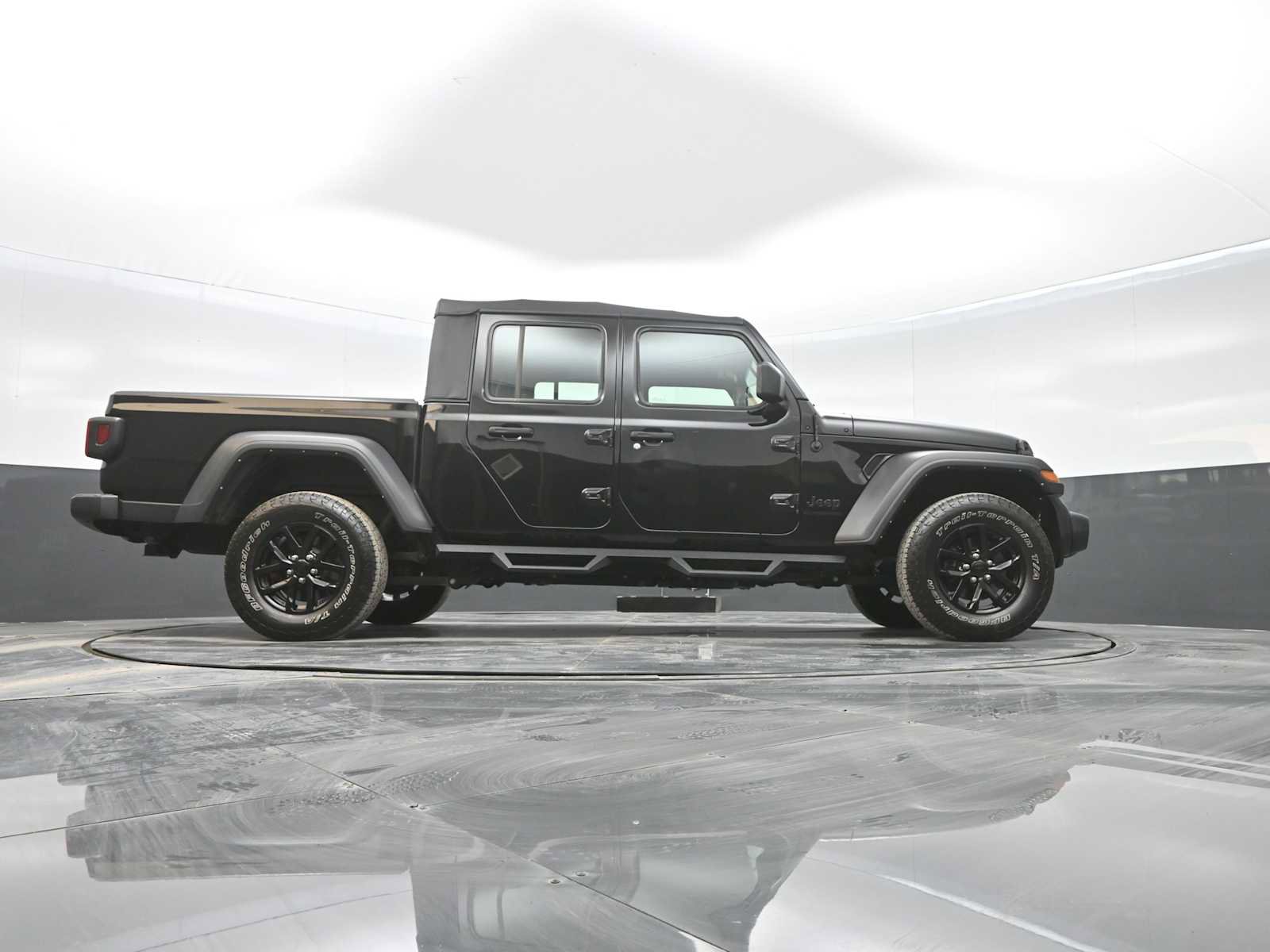 Used 2022 Jeep Gladiator Sport w/ Trailer Tow Package image 38
