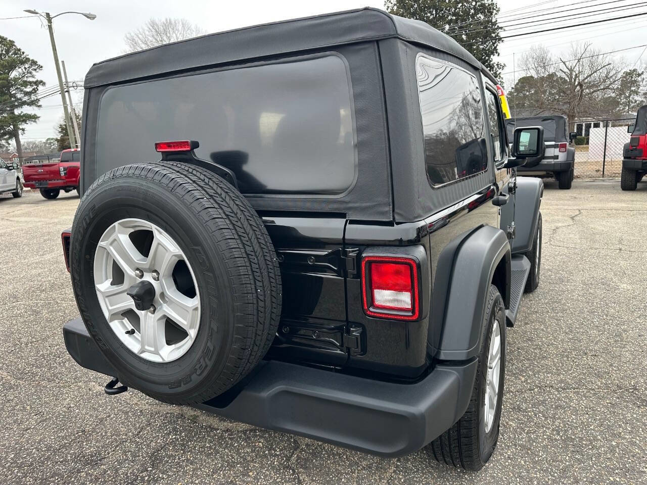 Used 2018 Jeep Wrangler Sport image 17