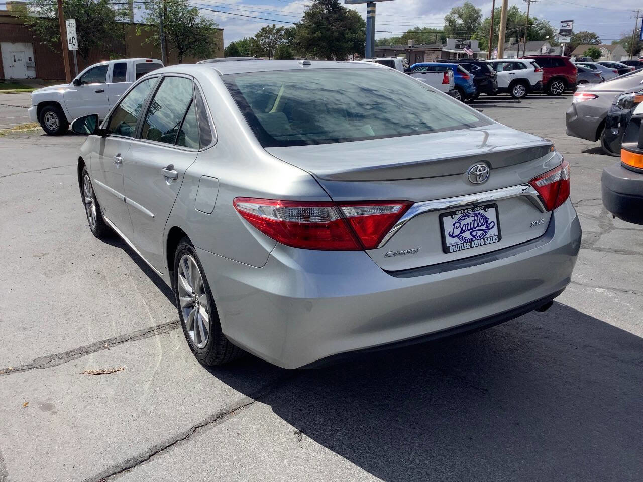 Used 2017 Toyota Camry XLE FWD image 14
