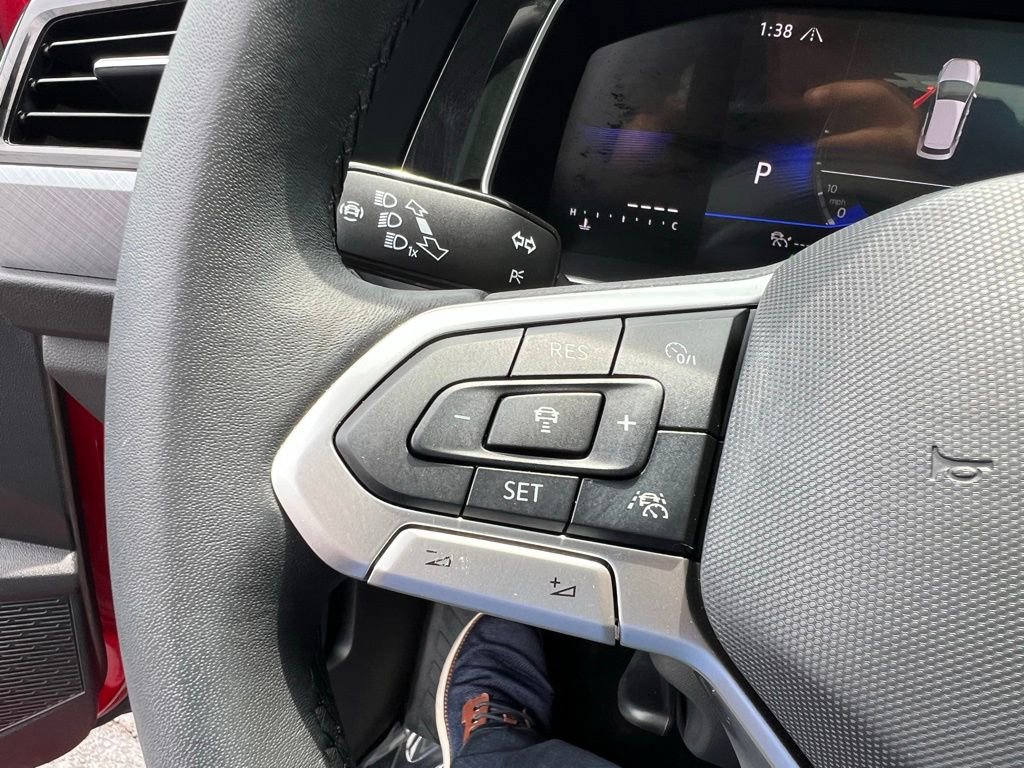 Used 2024 Volkswagen Jetta SE w/ Panoramic Sunroof Package image 35