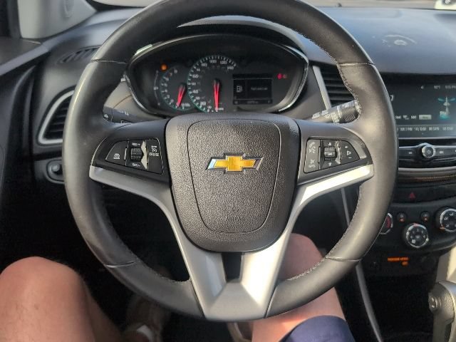 Used 2017 Chevrolet Trax LT w/ LT Convenience Package AWD/4WD image 18