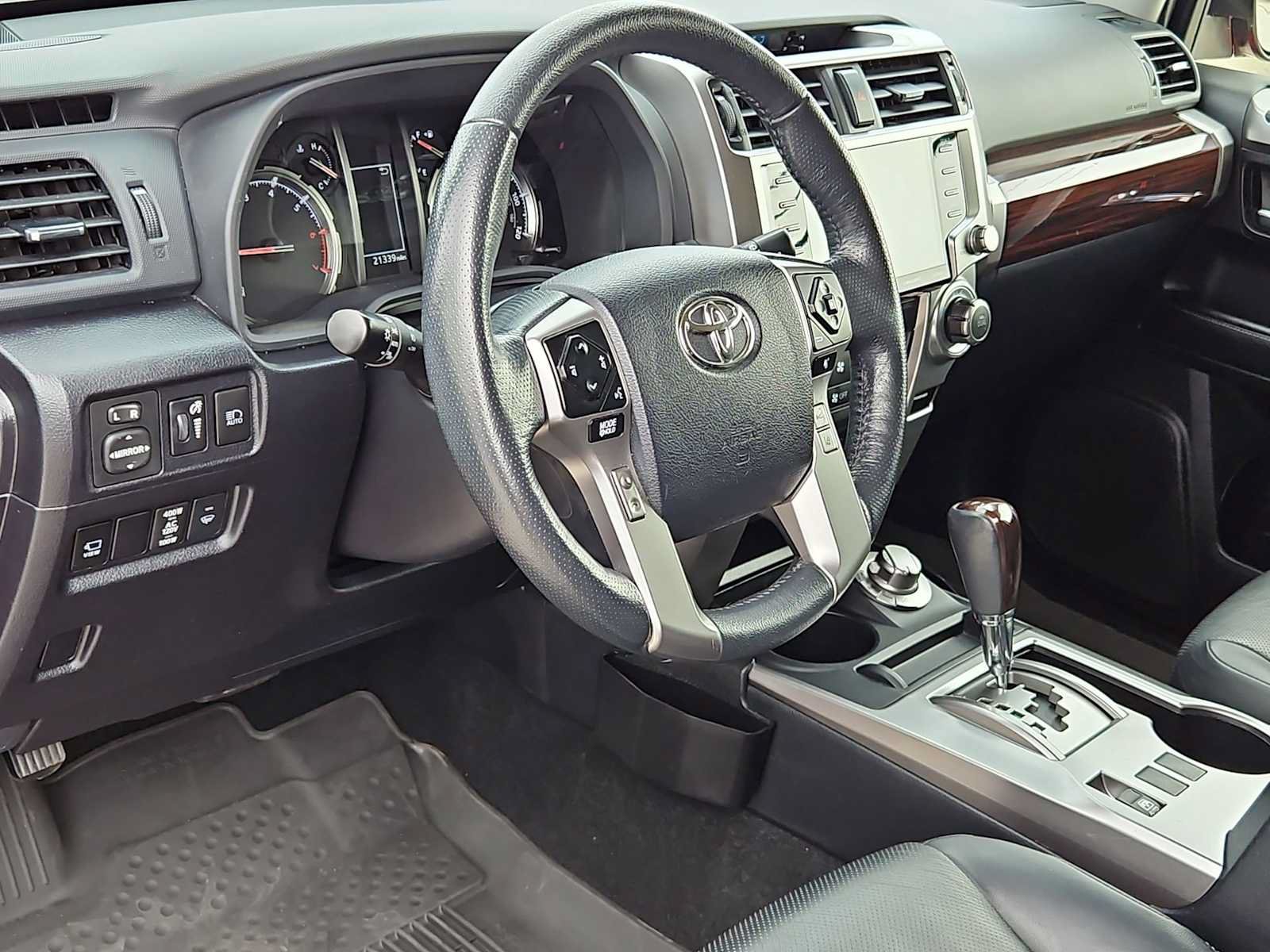 Used 2024 Toyota 4Runner Limited AWD/4WD image 10