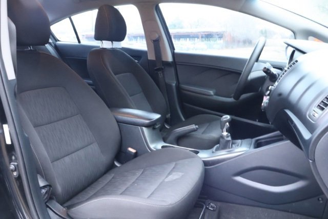 Used 2016 Kia Forte LX image 7