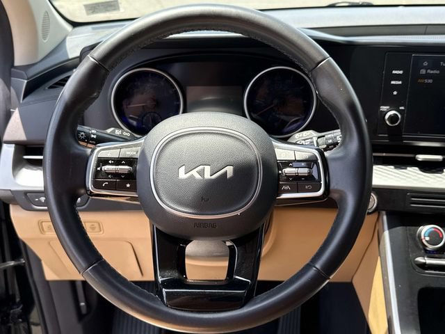 Used 2024 Kia Carnival LX FWD image 18