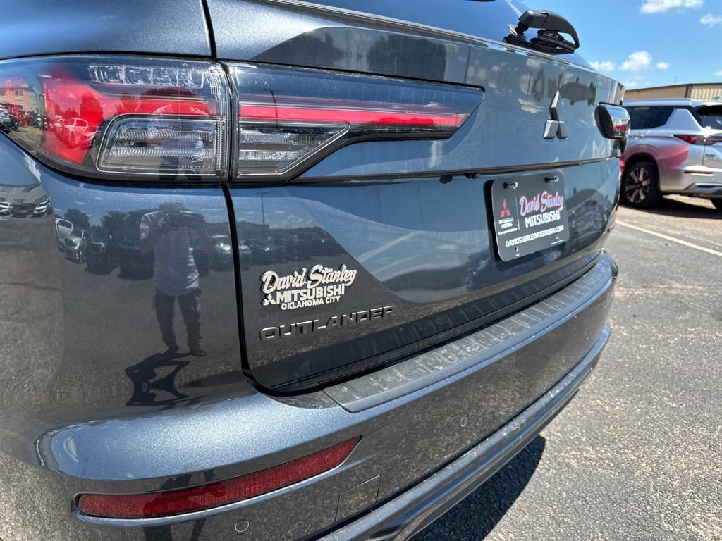 New 2026 Mitsubishi Outlander SEL FWD image 48