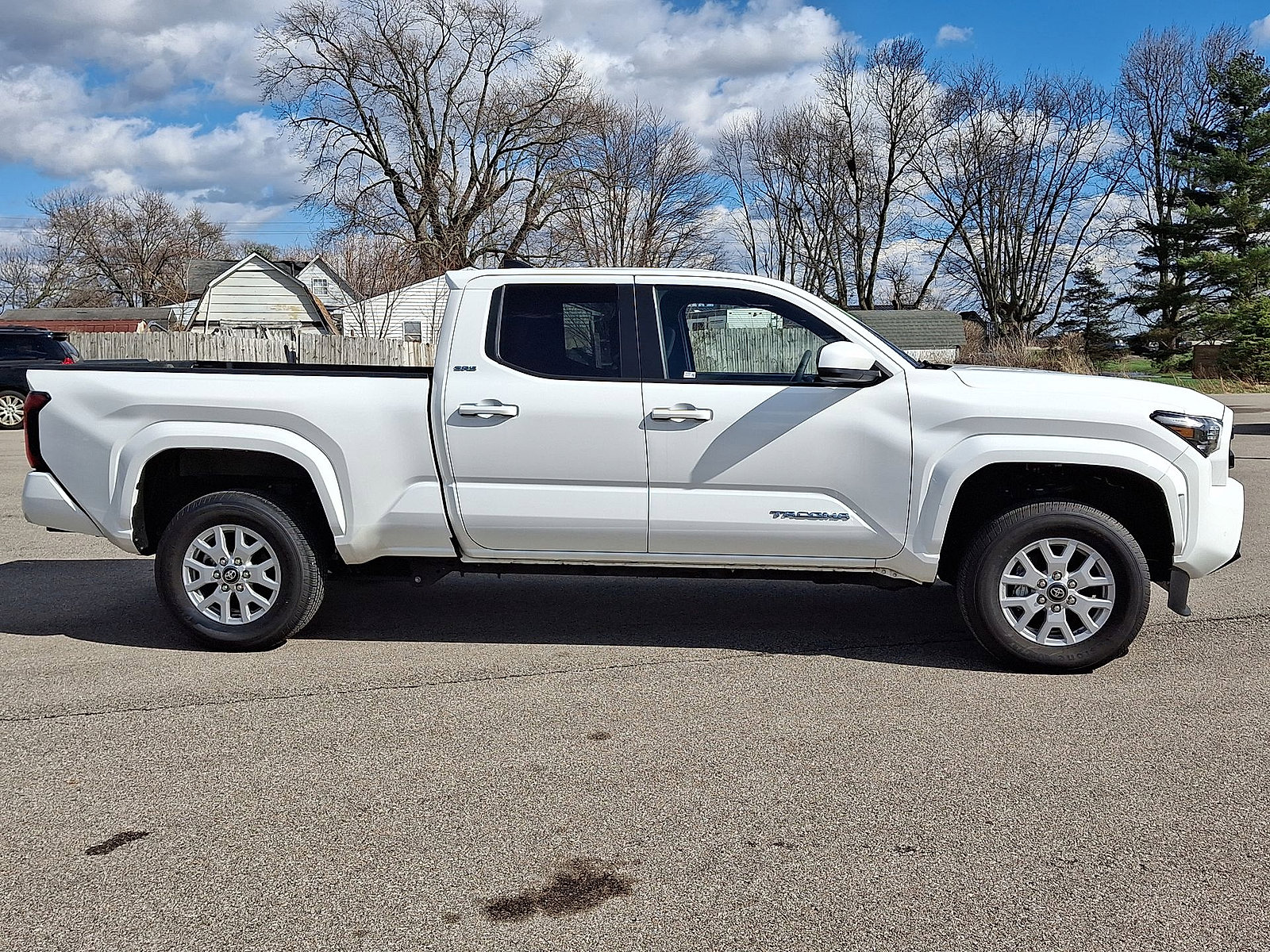 Used 2025 Toyota Tacoma SR5 w/ SR5 Upgrade Package AWD/4WD image 26