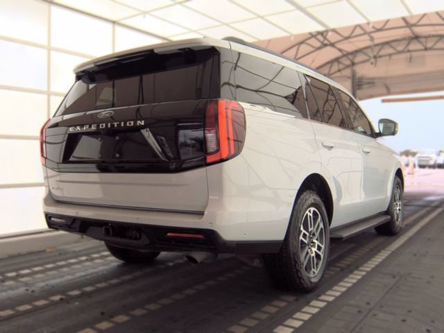 Used 2025 Ford Expedition Active AWD/4WD image 11