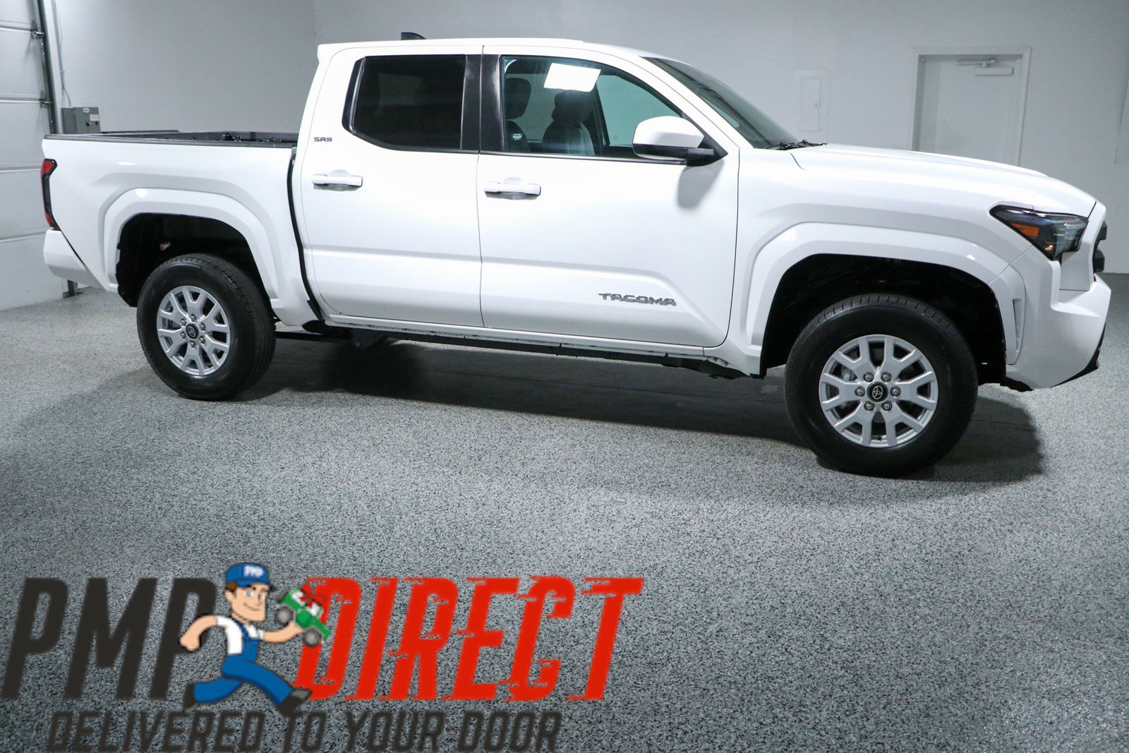 Used 2024 Toyota Tacoma SR5 AWD/4WD image 6