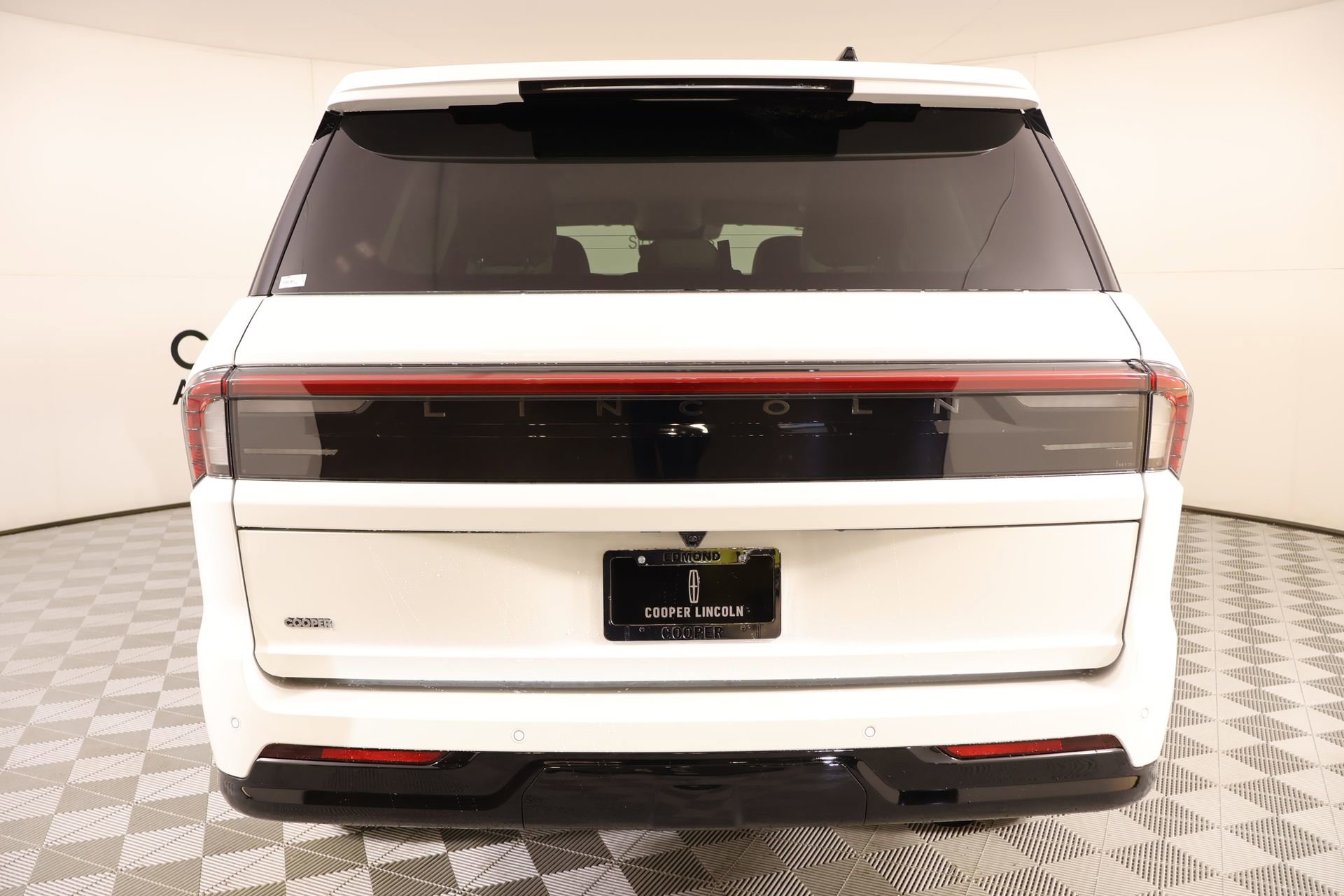 New 2026 Lincoln Navigator Premiere AWD/4WD image 23
