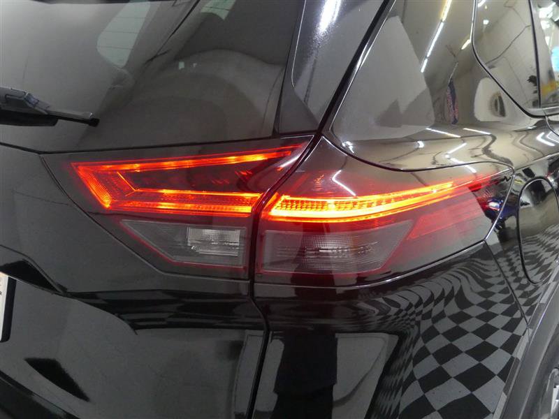 Used 2023 Nissan Rogue S FWD image 16