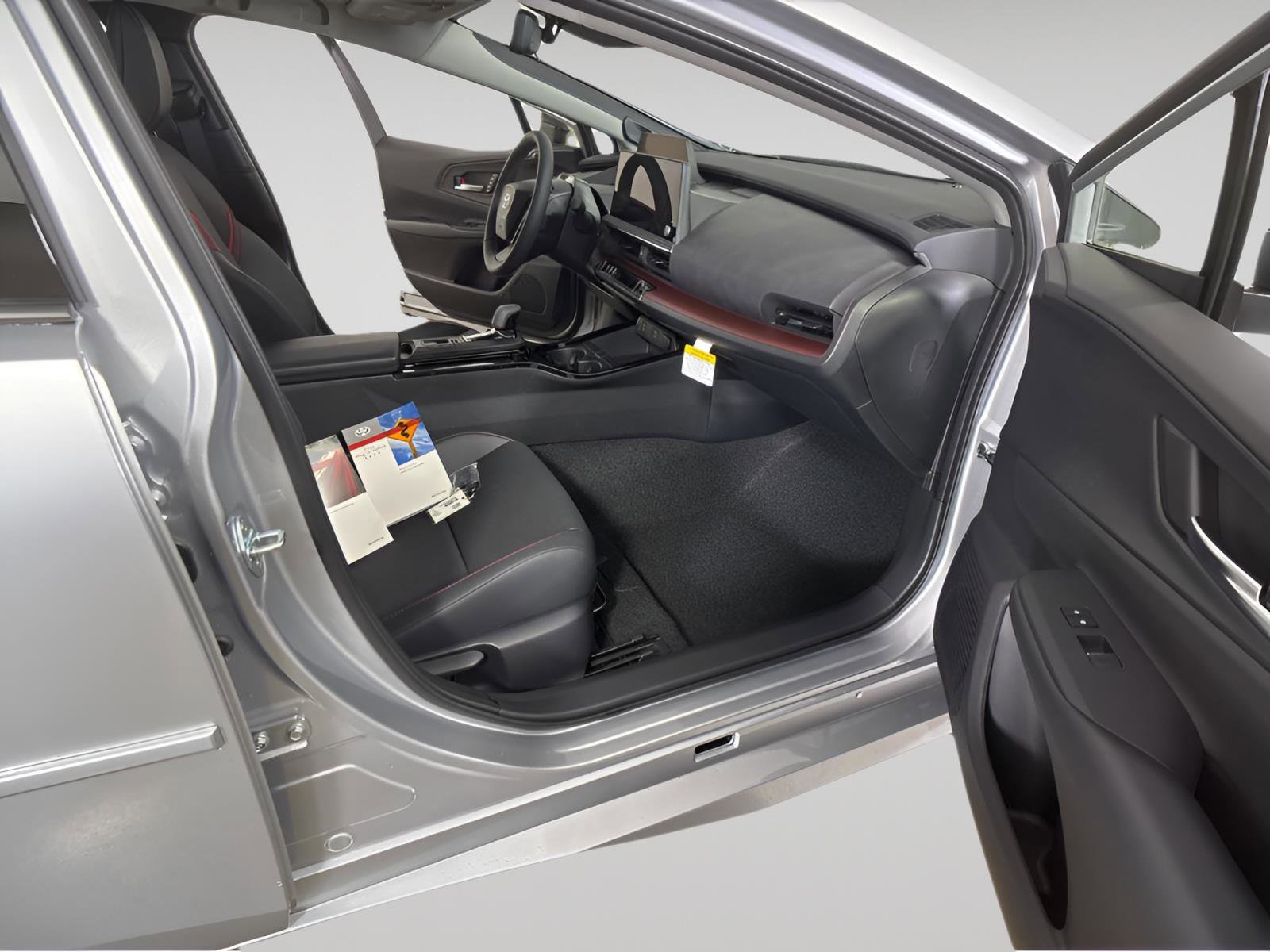 New 2026 Toyota Prius Plug-In Hybrid image 5