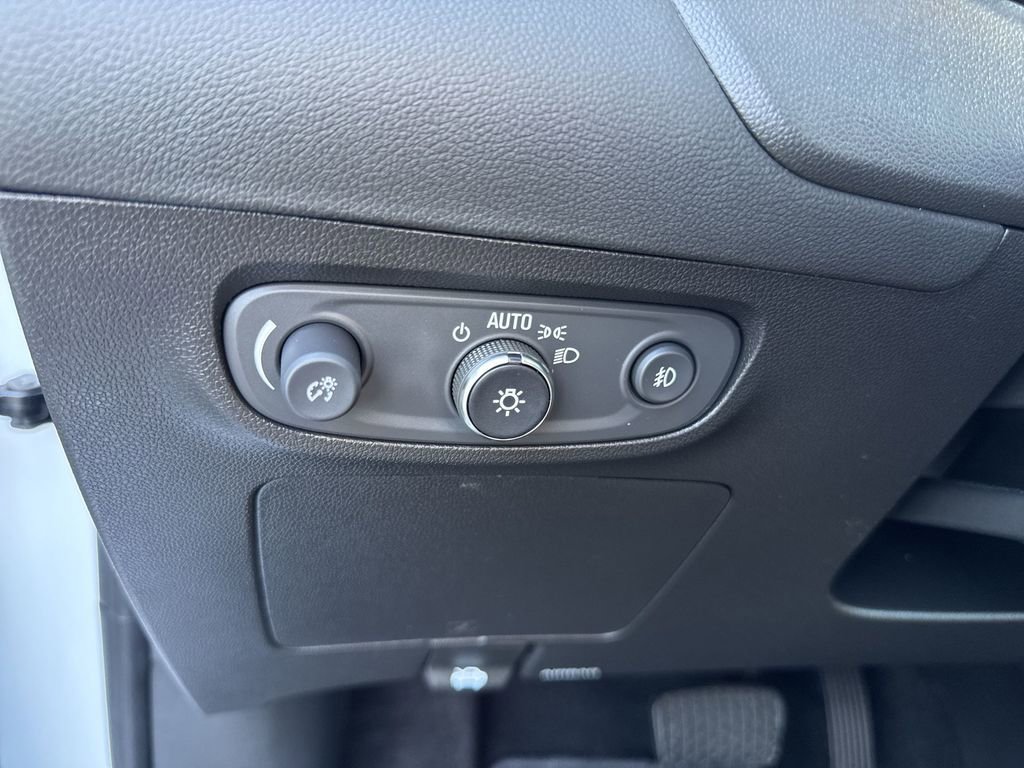 Certified 2022 Buick Encore GX Preferred w/ Cold Weather Comfort Package image 17