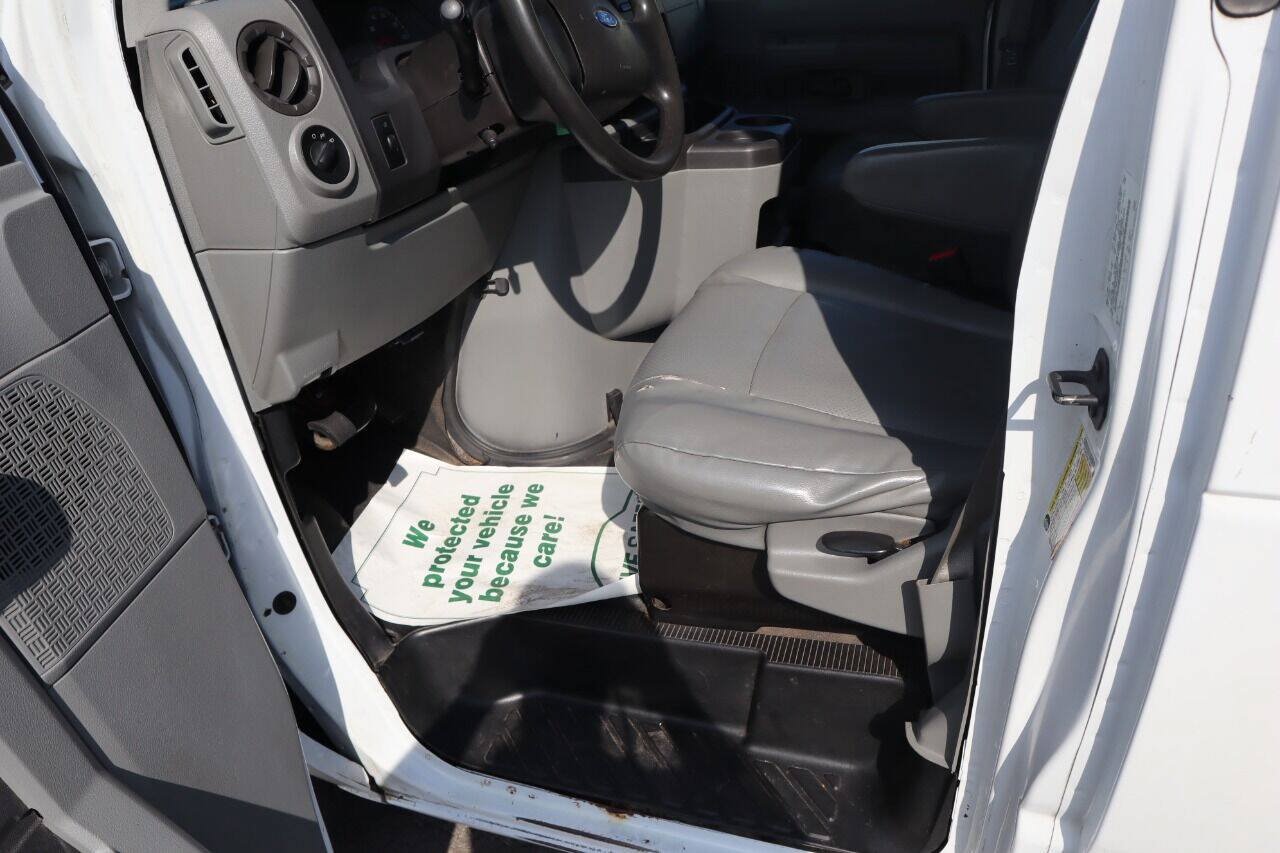 Used 2011 Ford E-250 and Econoline 250 w/ PWR Group RWD image 8