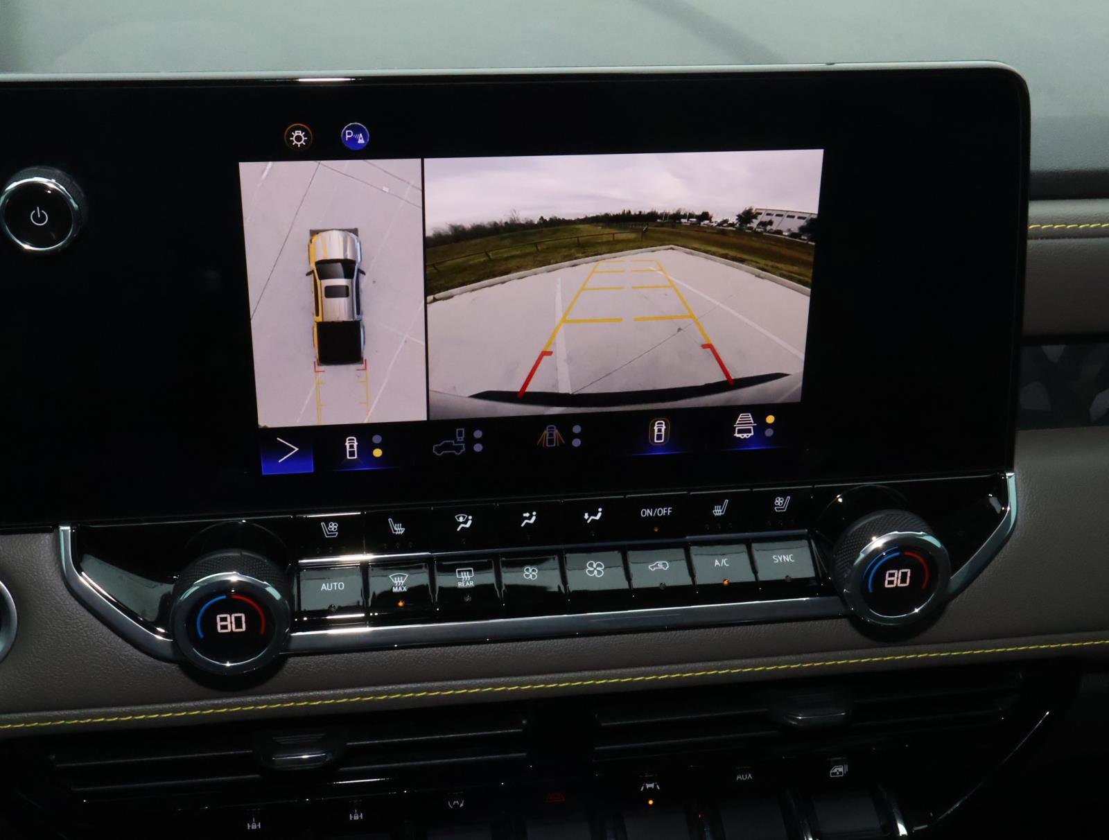 Used 2024 Chevrolet Colorado ZR2 w/ ZR2 Convenience Package III image 32