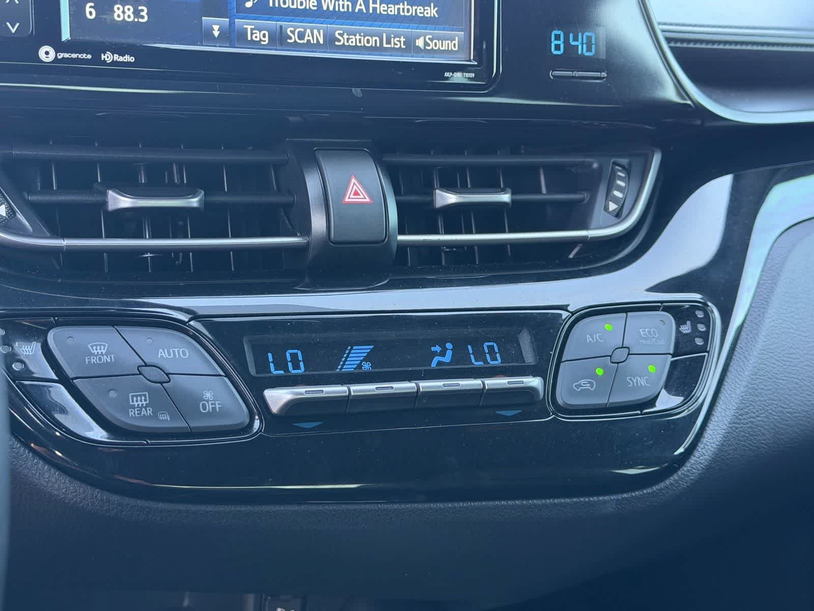 Used 2018 Toyota C-HR XLE FWD image 27