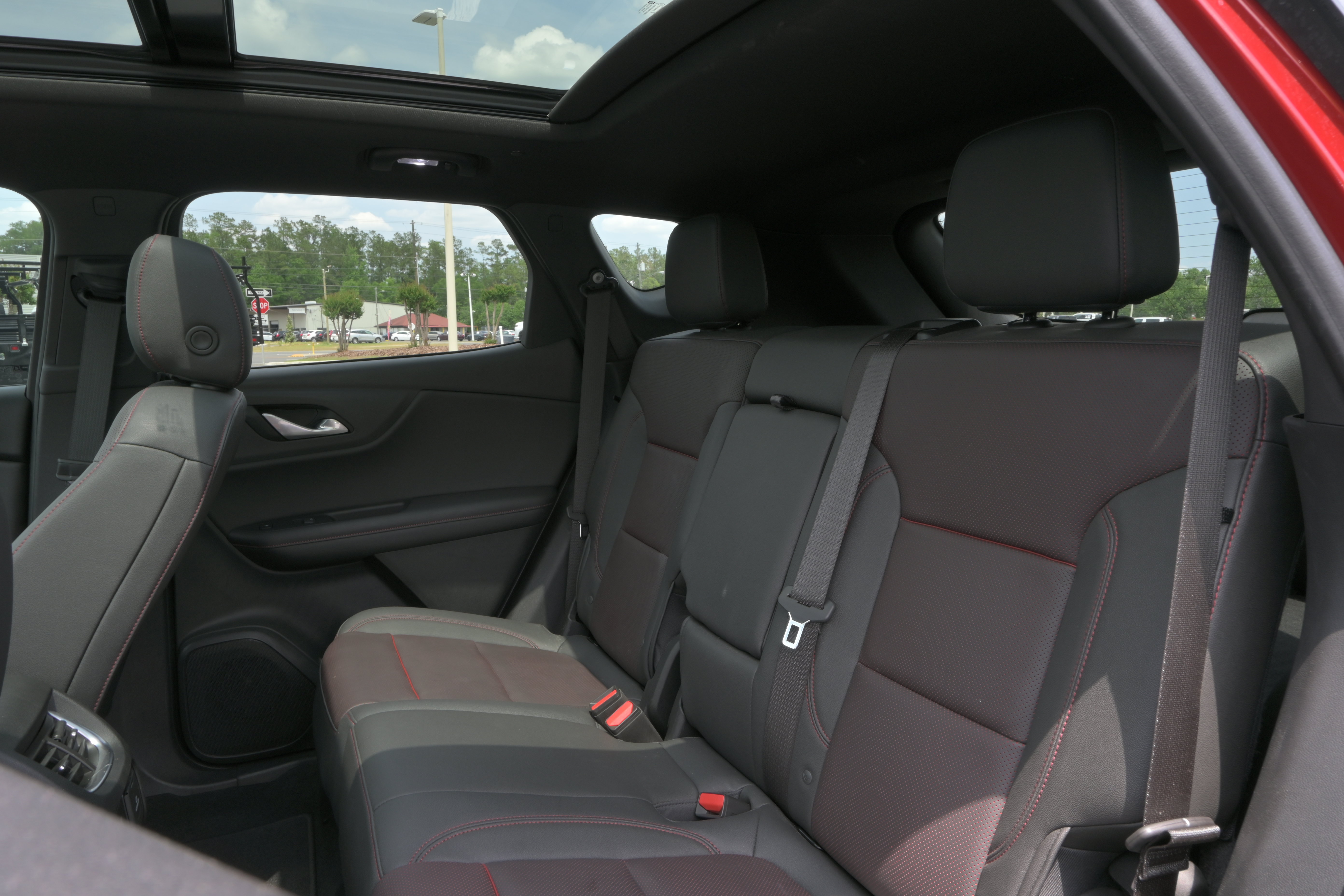 Used 2022 Chevrolet Blazer RS w/ Enhanced Convenience Package FWD image 9