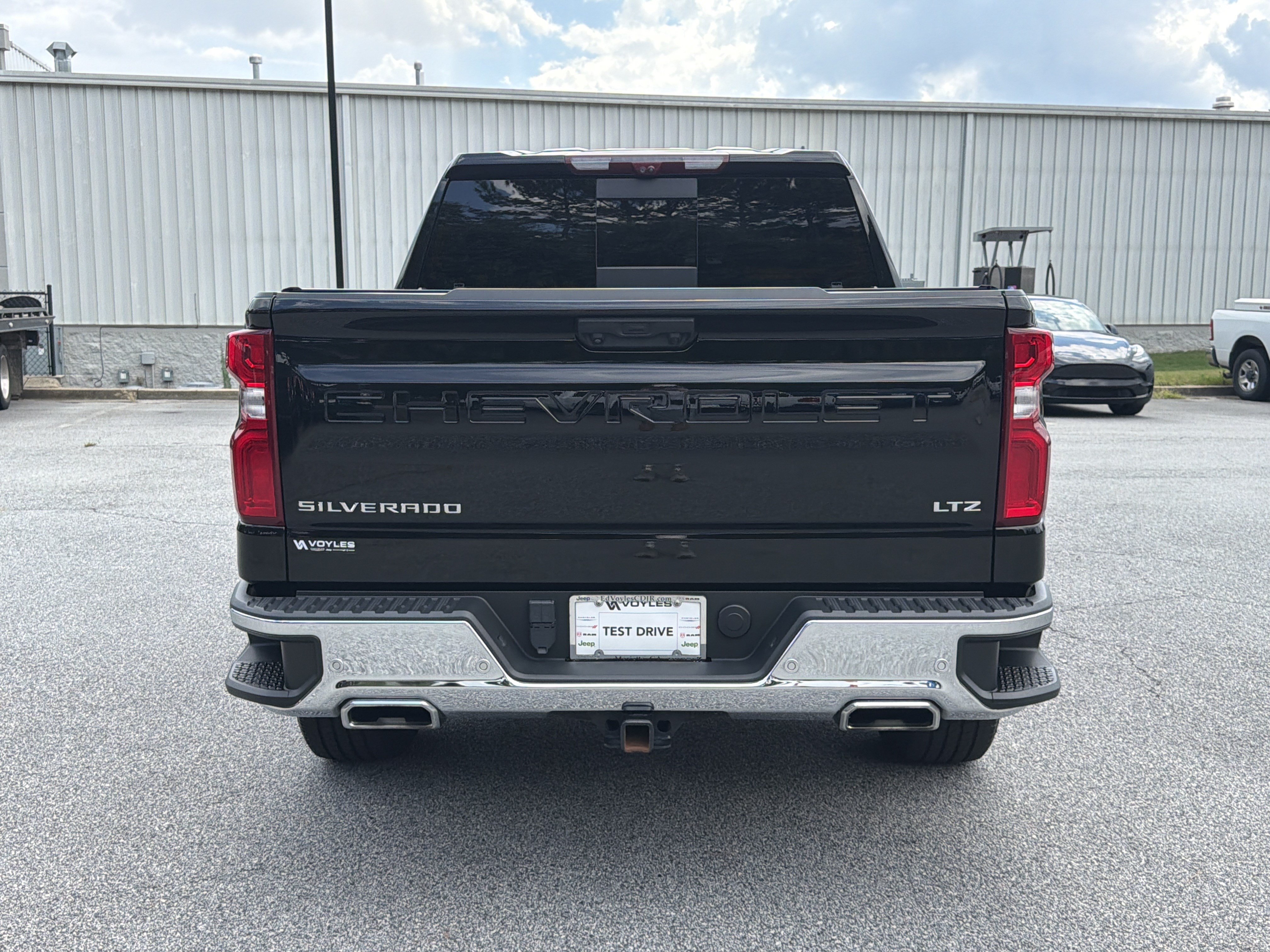 Used 2022 Chevrolet Silverado 1500 LTZ w/ Technology Package AWD/4WD image 7