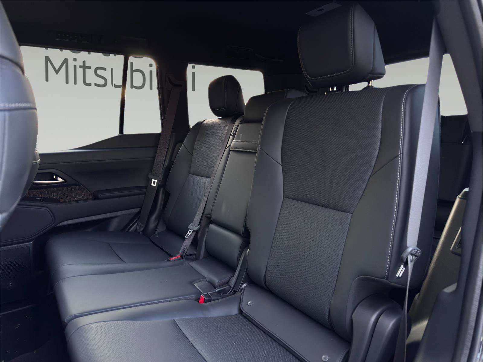 Used 2024 Lexus GX 550 w/ Accessory Package (31) AWD/4WD image 17