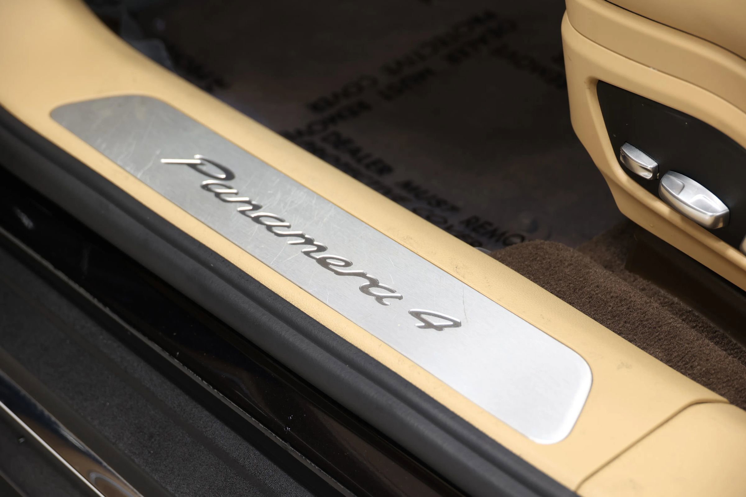 Used 2018 Porsche Panamera 4 Executive w/ Dark Walnut Interior Package image 16