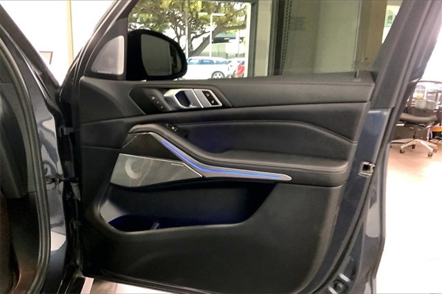 Used 2021 BMW X5 M50i w/ Executive Package image 23