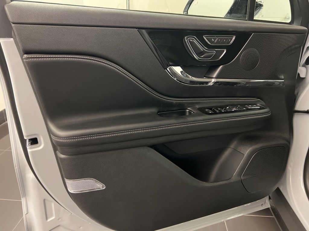 Used 2026 Lincoln Corsair Premiere image 29