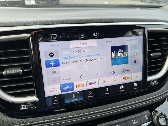New 2026 Chrysler Pacifica Select w/ S Appearance Package FWD image 16