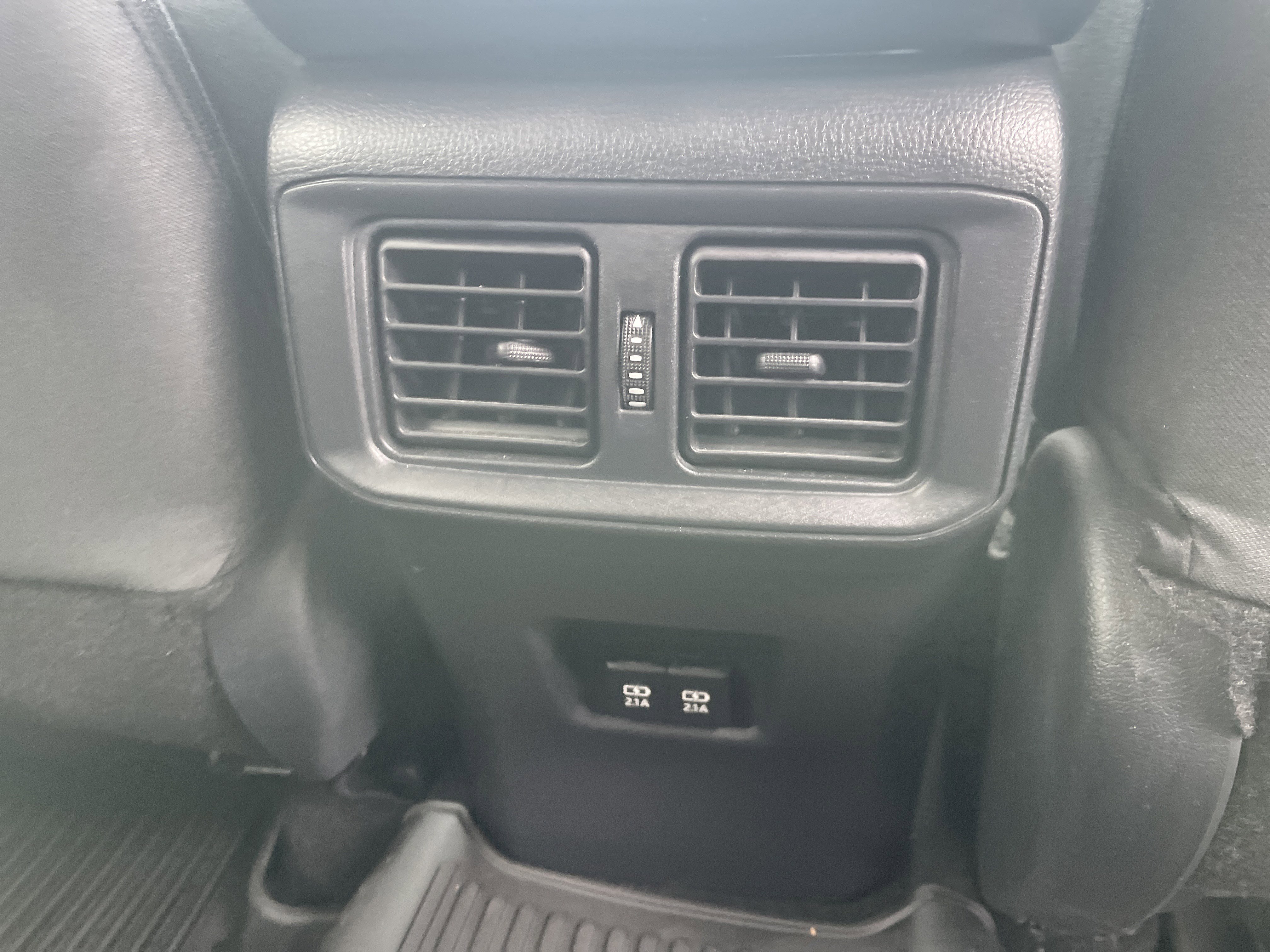 Used 2021 Toyota RAV4 XLE image 22