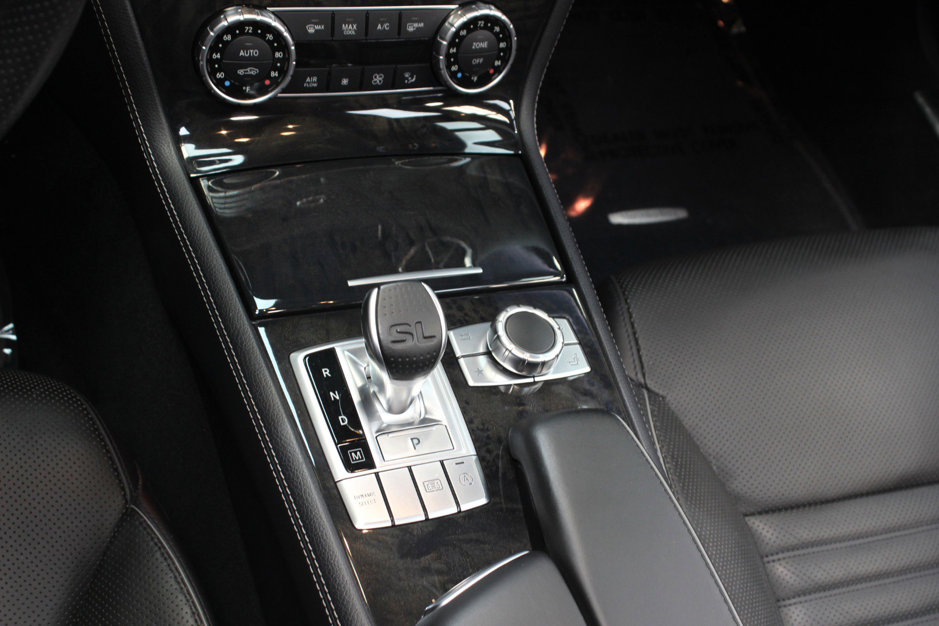 Used 2017 Mercedes-Benz SL 550 w/ Driver Assistance Package image 35