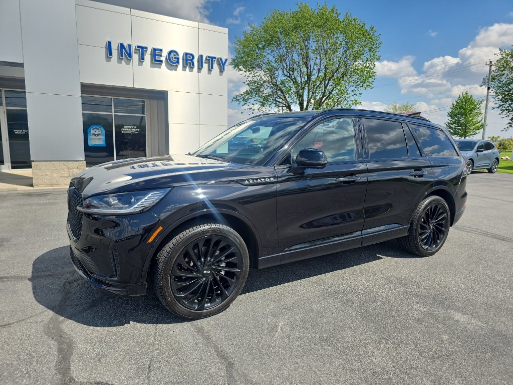 Used 2025 Lincoln Aviator Reserve w/ Jet Appearance Package AWD/4WD image 2