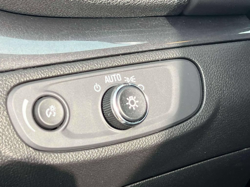 Used 2022 Buick Encore Preferred w/ Safety Package AWD/4WD image 21