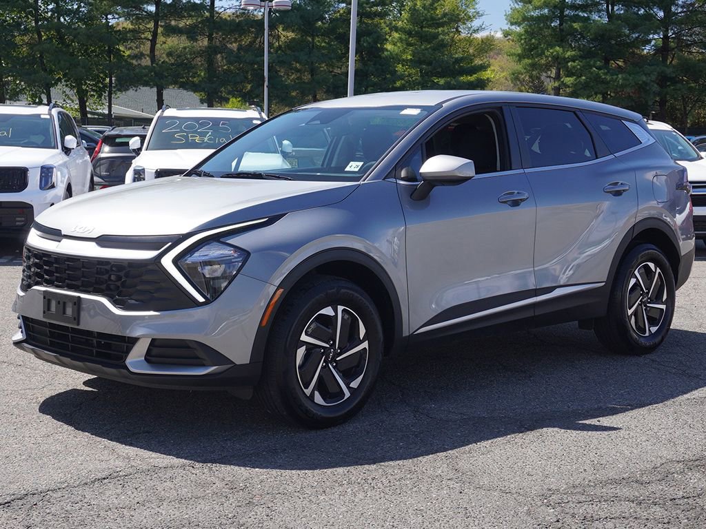 Used 2023 Kia Sportage LX image 7