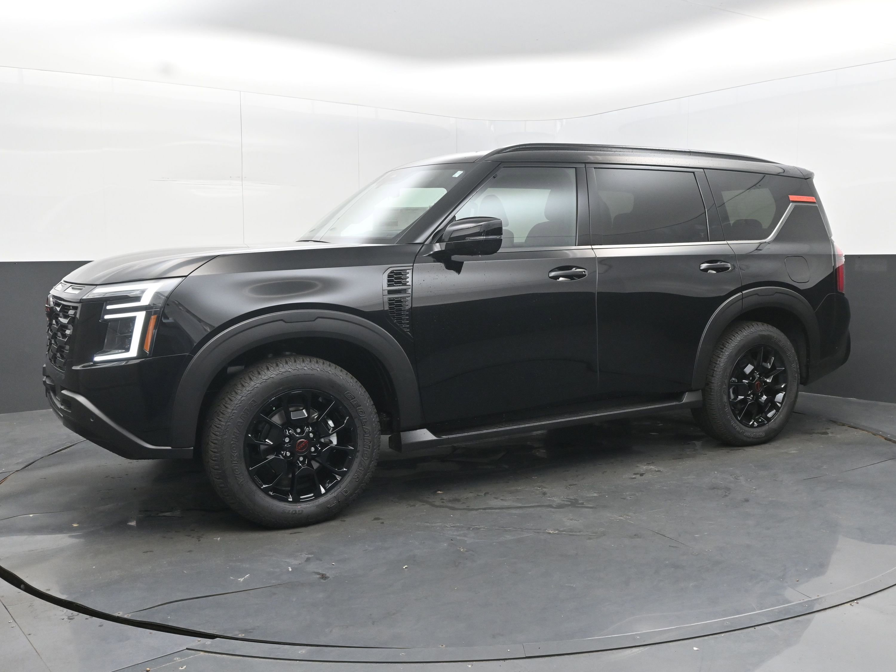 New 2025 Nissan Armada PRO-4X w/ Pro-4X Premium Package image 4